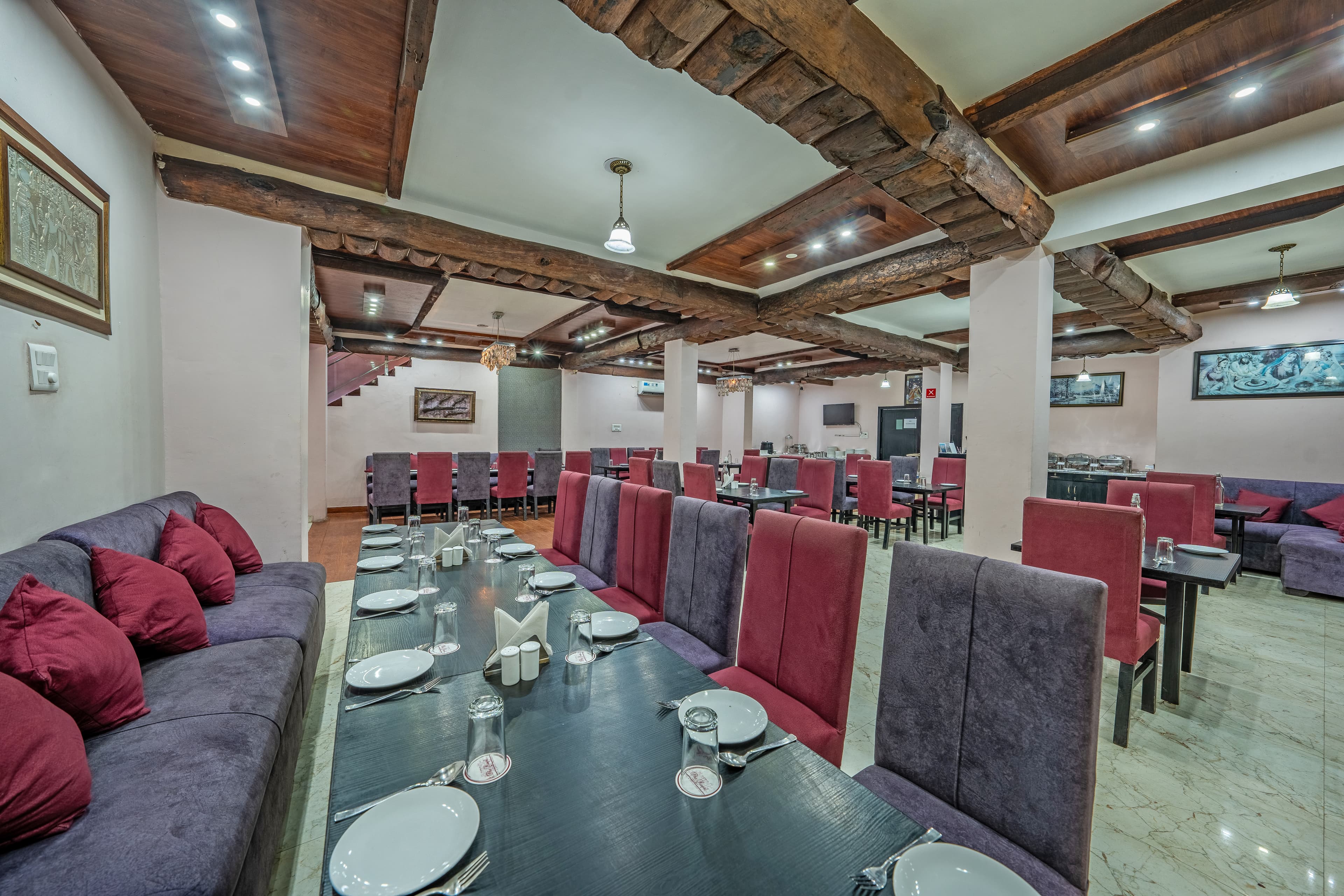 Large indoor banquet and conference dining facility at The Royal Court